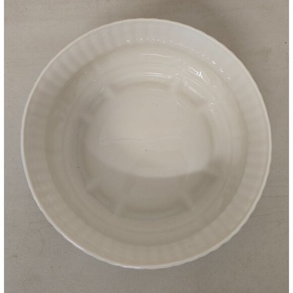 8" Belleek Ireland Ceramic Bowl Shamrock Motif & Celtic Knot Design - Picture 4 of 6